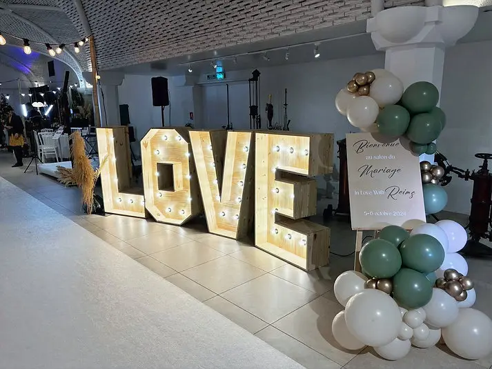 Lettres Géantes "LOVE" – Décoration romantique à Reims, Épernay et en Champagne-Ardenne
